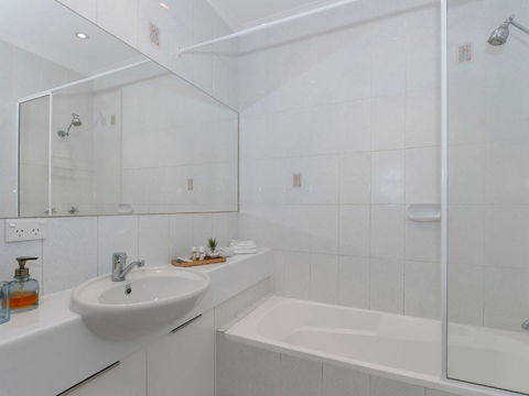 Allawah Palms Villa - eAccommodation 2