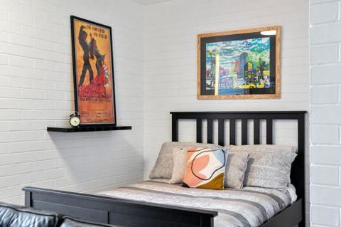 Soho Chic Apartment - eAccommodation 0