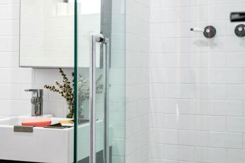 Soho Chic Apartment - eAccommodation 6