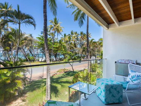 Absolute Beachfront - eAccommodation 5