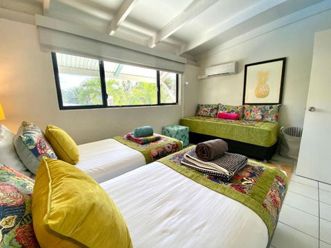 Absolute Beachfront - eAccommodation 6