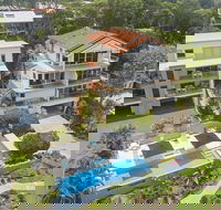 Stylish Apartment With Stunning Views Unit 7 Taralla 16 18 Edgar Bennett Avenue Noosa Heads - eAccommodation