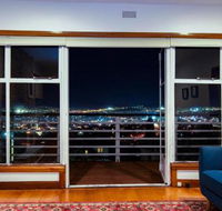 Lofty Views City Stunner - eAccommodation