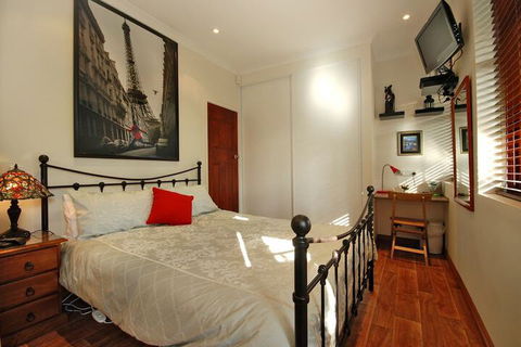 Above Bored Bed & Breakfast - eAccommodation 7
