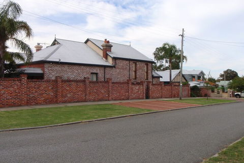 Above Bored Bed & Breakfast - eAccommodation 3