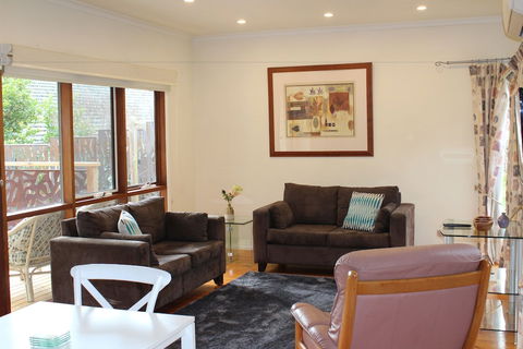Australian Home Away At Wonga Park Brushy Creek - eAccommodation 3
