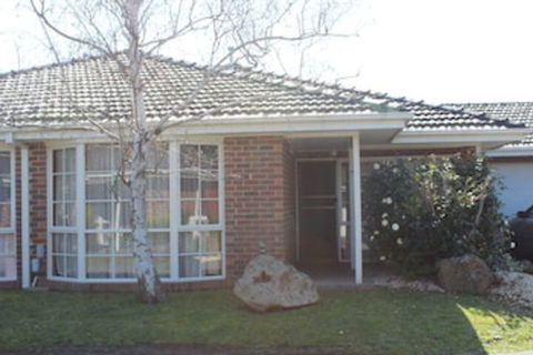 Australian Home Away At Doncaster Elgar - eAccommodation 0