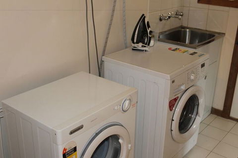 Australian Home Away At Doncaster Andersons Creek 2 - eAccommodation 7