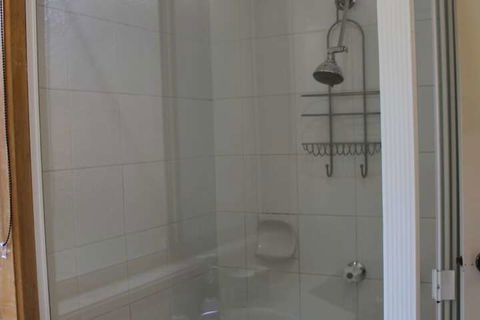 Australian Home Away At Doncaster Andersons Creek 2 - eAccommodation 6