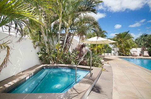 Ambience On Burleigh Beach - eAccommodation 3