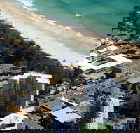 Pacific Regis Apartments - eAccommodation