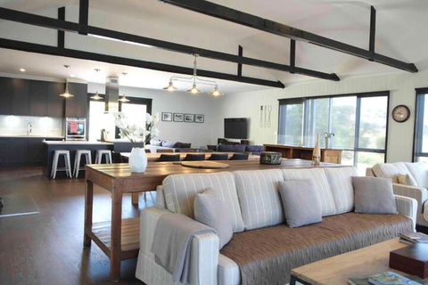 Hamptons On The Bay - eAccommodation 3