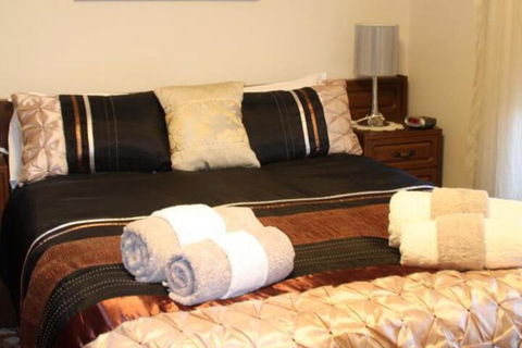 Sunset Retreat - eAccommodation 6