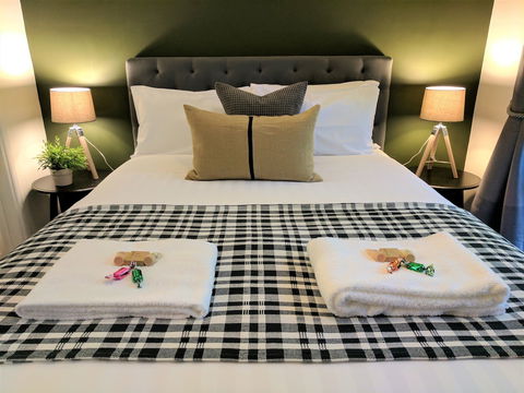 Annie Roe's Luxury Bed & Breakfast - eAccommodation 4