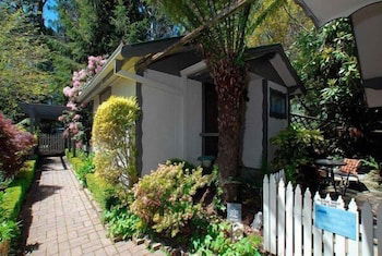 Annie Roe's Luxury Bed & Breakfast - eAccommodation 0