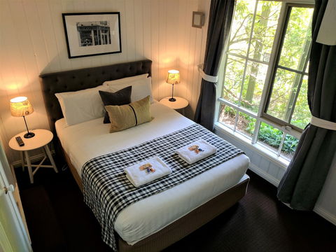 Annie Roe's Luxury Bed & Breakfast - eAccommodation 3