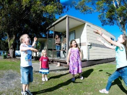 Aukaka Caravan Park - eAccommodation 0