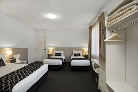 Adelaide Road Motor Lodge - eAccommodation 6
