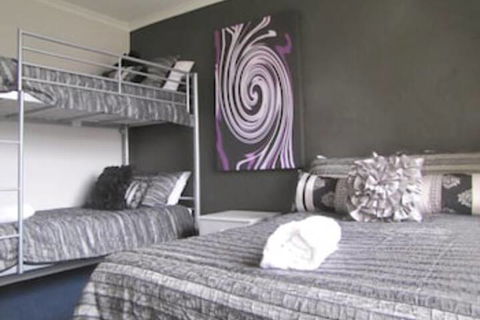 Apollo Apartments - eAccommodation 3