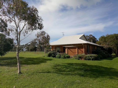 Adinfern Estate - eAccommodation 5