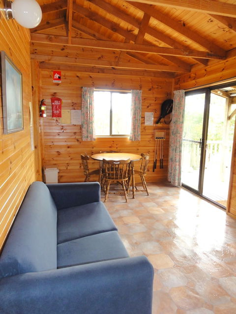 Gumleaves Bush Holidays - eAccommodation 4