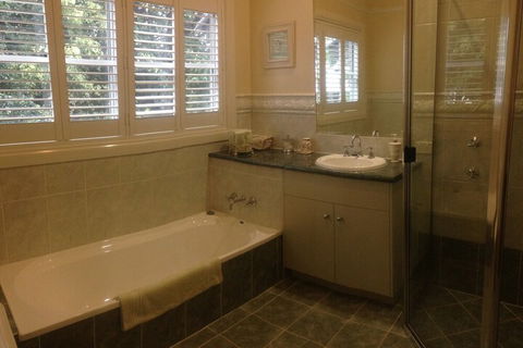 Elindale House Bed & Breakfast - eAccommodation 7