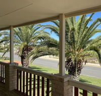 Whispering Palms - eAccommodation