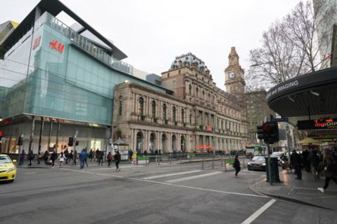 Avanti Two Bedroom View Apartment Floor 44 CBD - eAccommodation 2