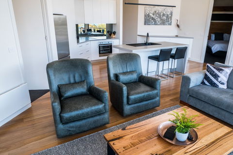 At The Bay - eAccommodation 5