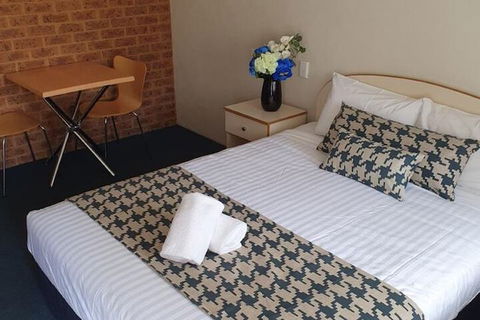 MAS Country Colonial Motor Inn - eAccommodation 5