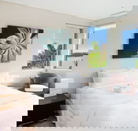 Luxurious waterfront ifr698 - eAccommodation