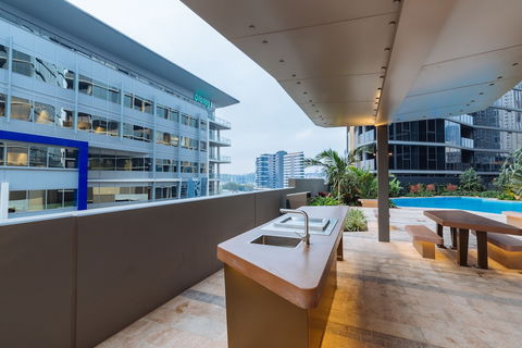 Airtrip Apartment On Manning St - eAccommodation 0