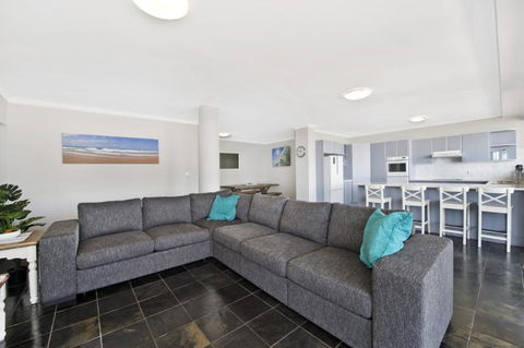 Akuna 20 6 Joffre Street - eAccommodation 3