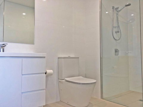 Avra Seabreeze 503 / 4 8 Bullecourt Street - eAccommodation 5