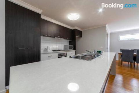 Averys Retreat - eAccommodation 4