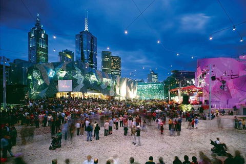 A Spacious & Central 2BR Apt Near Flinders Station - eAccommodation 2