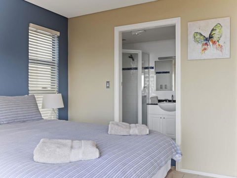 Aqua Shores Award Winning Apartment - eAccommodation 3
