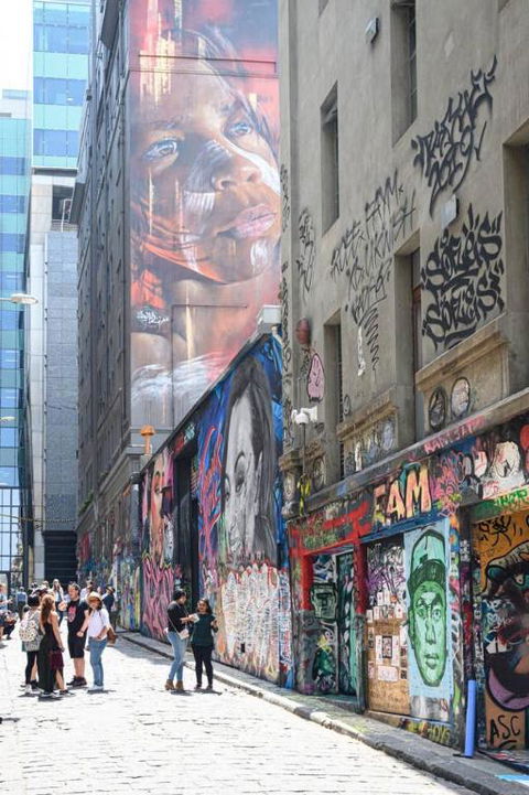 LUCY Stylish City Vibe & Views - eAccommodation 1