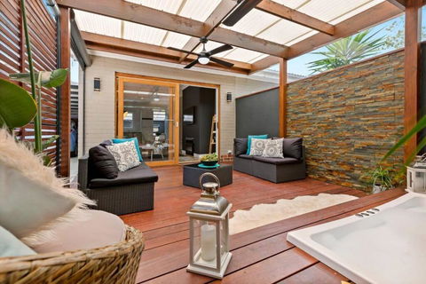 AMORE A Tranquil Retreat With Couples Spa - eAccommodation 1