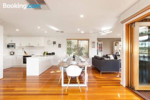 Acqua Vista Water View Fireplace Walk To Beach - eAccommodation 4