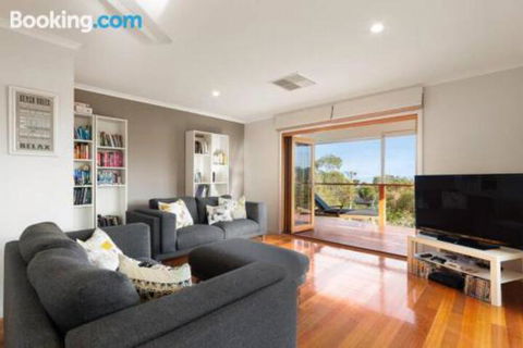 Acqua Vista Water View Fireplace Walk To Beach - eAccommodation 0