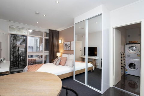 Former Dress Circle Nth Adelaide Apt With Aircon - eAccommodation 6