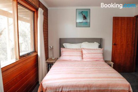 Banksia Beach House - eAccommodation 2
