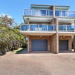 One Street From Main Beach - eAccommodation 0