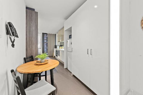 A Stylish & Comfy CBD Studio Near Southern Cross - eAccommodation 4