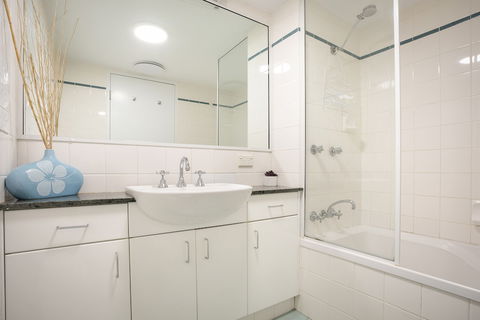 Apartment 2 Surfside - eAccommodation 2