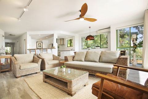 Apartment 2 Surfside - eAccommodation 5