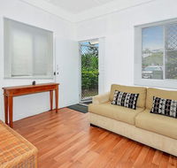 Easy Going Holiday Unit On McKenzie MK6 - eAccommodation