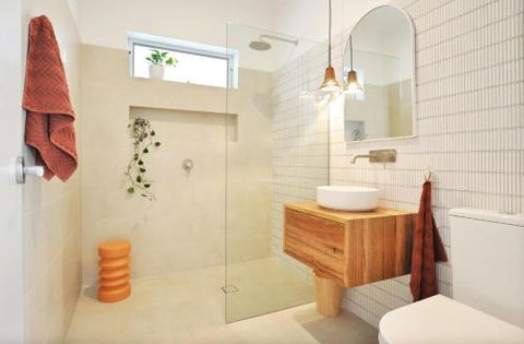 Pine At Arlos Refined Luxury In Glenelg - eAccommodation 3