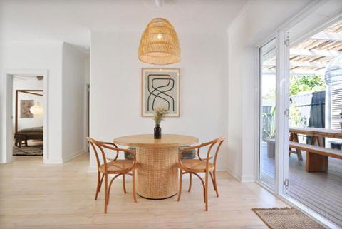 Pine At Arlos Refined Luxury In Glenelg - eAccommodation 5